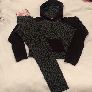Cozy coordinated hoody legging set! Black-grey stretchy double knit jersey! M